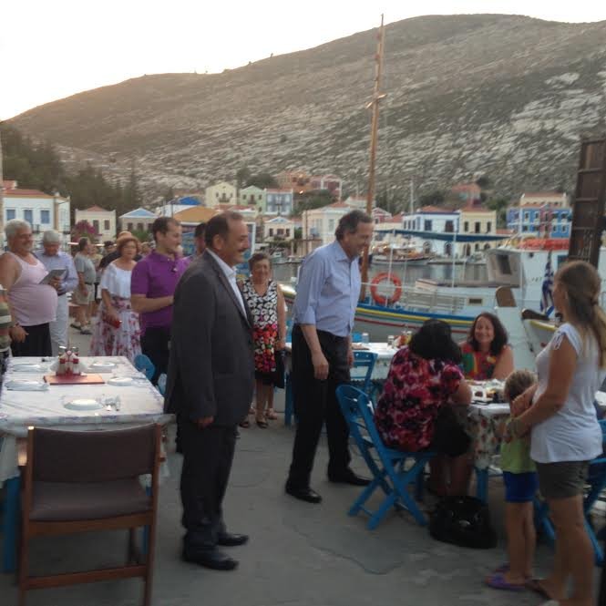 H βόλτα του Σαμαρά στο Καστελόριζο -Στο νησί για το πάρτι του εκατομμυριούχου Αντριου Λιβέρη [εικόνες] | iefimerida.gr 5