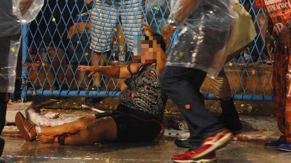 Τραγωδία στο καρναβάλι του Ρίο -Αρμα έπεσε πάνω στο πλήθος, 20 τραυματίες [εικόνες & βίντεο]  | iefimerida.gr 0