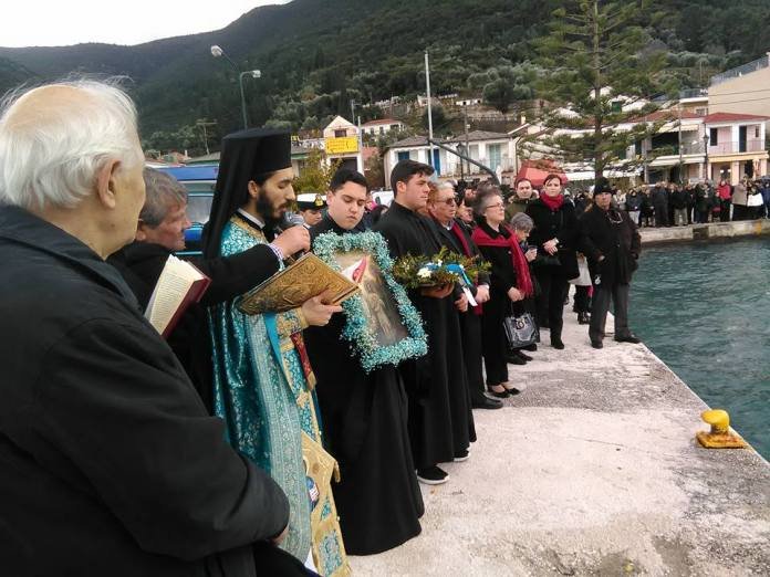 Με λαμπρότητα γιορτάστηκαν τα Θεοφάνεια σε όλη τη χώρα  [εικόνες] | iefimerida.gr 9