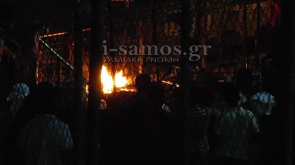 «Μάχες» μεταναστών στη Σάμο –15 τραυματίες [εικόνες & βίντεο] | iefimerida.gr 1