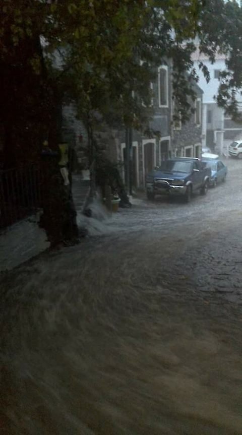 Νύχτα Αποκάλυψης στη Σαμοθράκη -Πλημμύρες, κατολισθήσεις και αποκλεισμένοι δρόμοι από την καταιγίδα στο νησί [βίντεο] | iefimerida.gr 0