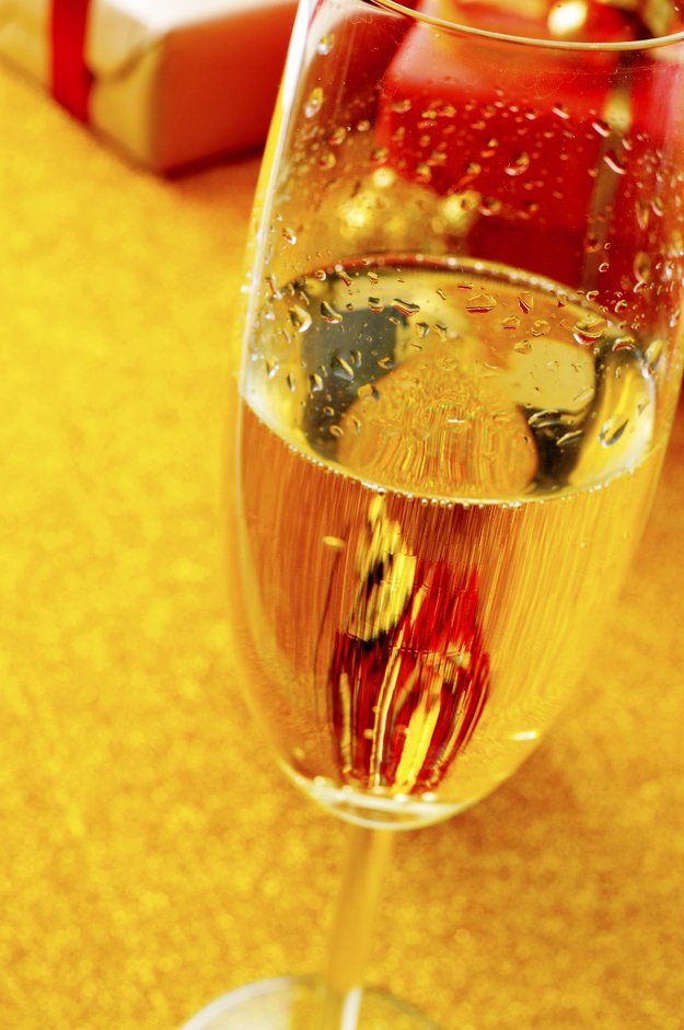 Οι πιο παράξενες παραδόσεις της πρωτοχρονιάς ανά την υφήλιο -Στην Αργεντινή φορούν ροζ εσώρουχο για να βρουν τον έρωτα [εικόνες] | iefimerida.gr 4