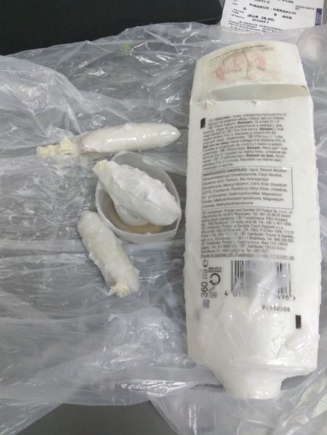 Ηράκλειο: 31χρονος έκρυβε κοκαΐνη μέσα στο... σαμπουάν του [εικόνα] | iefimerida.gr 0