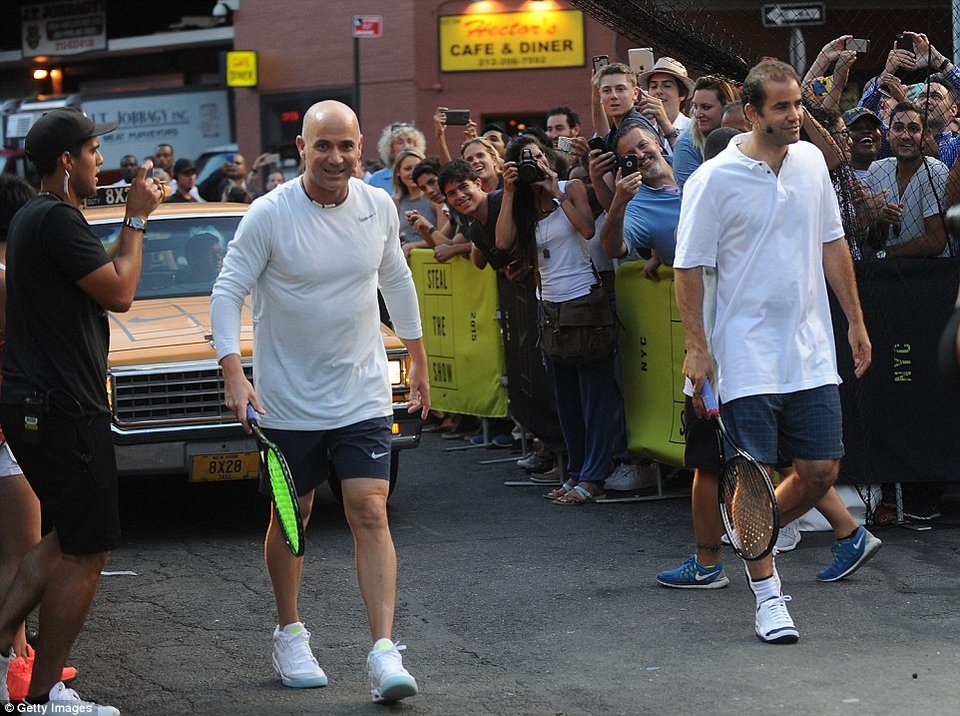 Συνάντηση έπος για το τένις στους δρόμους της Ν. Υόρκης – Το διαφημιστικό αλά 90s της Nike [εικόνες] | iefimerida.gr 2