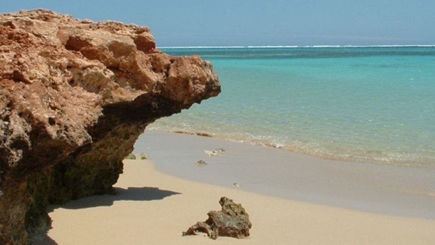 Αυτή η ελληνική παραλία είναι μεταξύ των καλύτερων του κόσμου για γυμνισμό [εικόνες] | iefimerida.gr 2