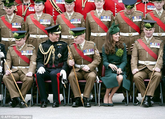 Σάλος στη Βρετανία: Η Κέιτ Μίντλετον έσπασε παράδοση 115 χρόνων [εικόνες] | iefimerida.gr 5