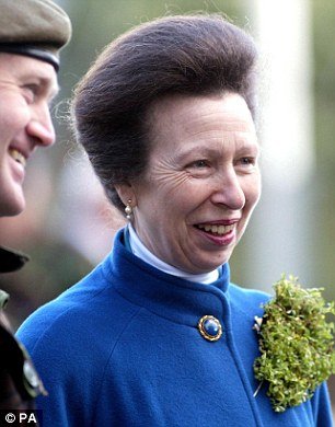 Σάλος στη Βρετανία: Η Κέιτ Μίντλετον έσπασε παράδοση 115 χρόνων [εικόνες] | iefimerida.gr 7