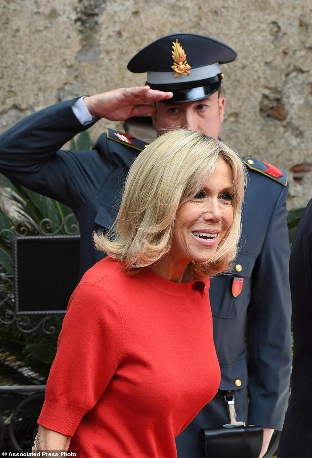 Μπριζίτ Μακρόν, η πιο αδύνατη σύζυγος ξένου ηγέτη, στην Σικελία [εικόνες] | iefimerida.gr 1