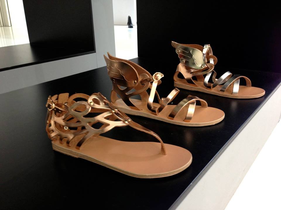 Ancient Greek Sandals: Τα ελληνικά σανδάλια που κατέκτησαν τις αγορές του κόσμου και συναρπάζουν [εικόνες]  | iefimerida.gr 7