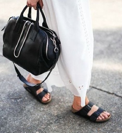 Τα πιο «it» υποδήματα του καλοκαιριού για casual chic εμφανίσεις κατευθείαν από τους μεγάλους οίκους στα πόδια σας [εικόνες] | iefimerida.gr 4