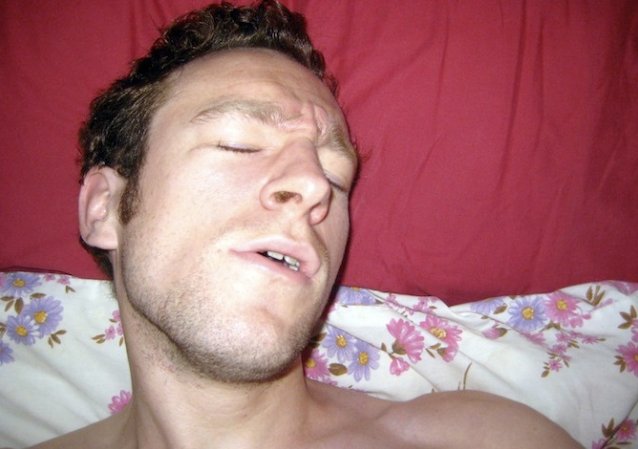 Οι μορφασμοί του ανδρικού οργασμού - Δώδεκα άντρες προσφέρουν τις στιγμές κορύφωσής τους στο φακό [εικόνες]  | iefimerida.gr 10