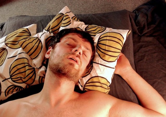 Οι μορφασμοί του ανδρικού οργασμού - Δώδεκα άντρες προσφέρουν τις στιγμές κορύφωσής τους στο φακό [εικόνες]  | iefimerida.gr 8