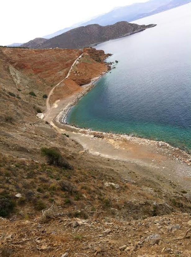 Βρετανή τουρίστρια στην Κρήτη έπεσε σε γκρεμό και σώθηκε από φωτογραφία που ανέβασε στο Facebook [εικόνες] | iefimerida.gr 1