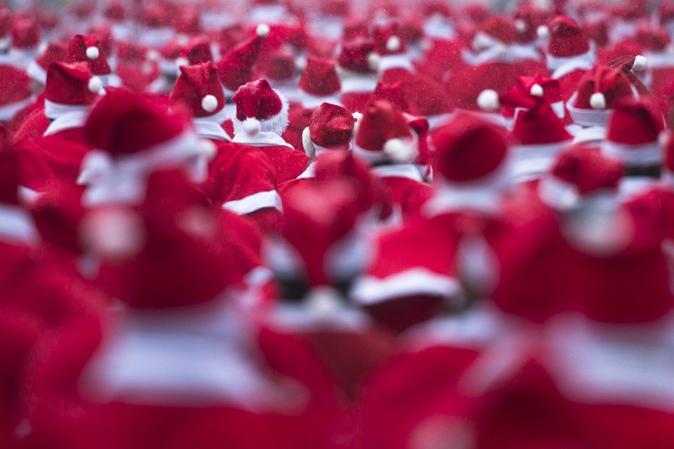 Πάνω από 1.000 Αγιοι Βασίληδες στους δρόμους της Γερμανίας [εικόνες]  | iefimerida.gr 1