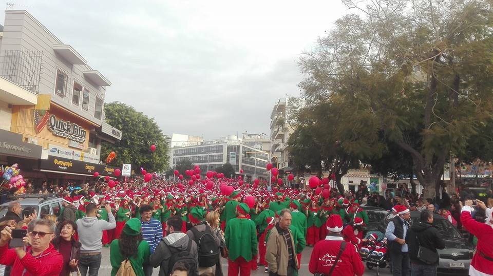 Πλημμύρισαν τα Χανιά από Αγιους Βασίληδες – Για καλό σκοπό [εικόνες&βίντεο] | iefimerida.gr 0