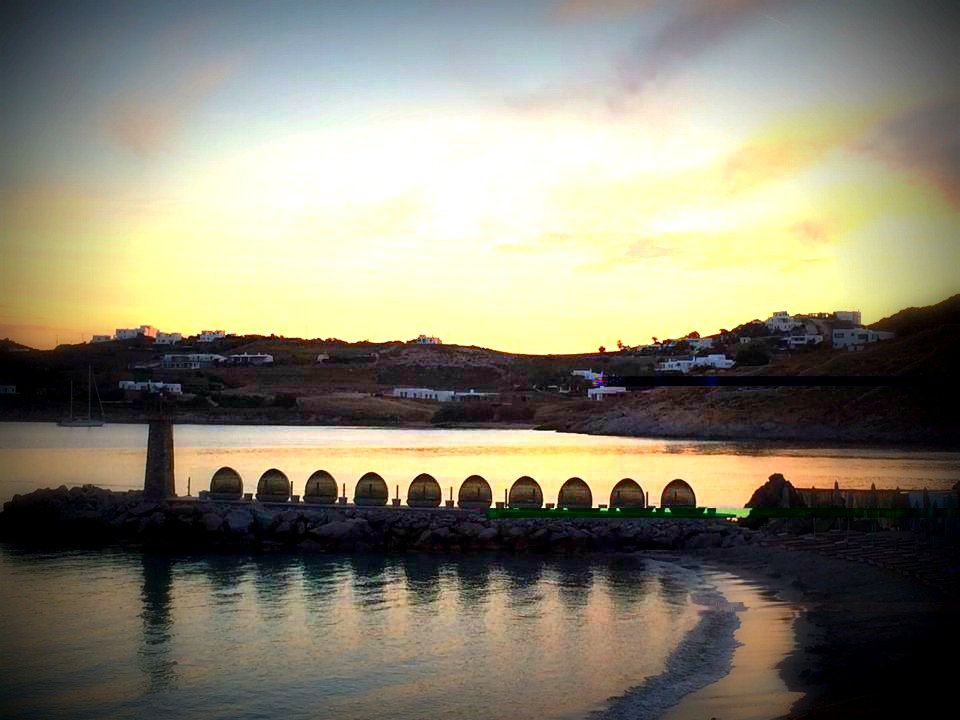 Οι πιο μοδάτες παραλίες του κόσμου – Μέσα και μία ελληνική [εικόνες] | iefimerida.gr 2