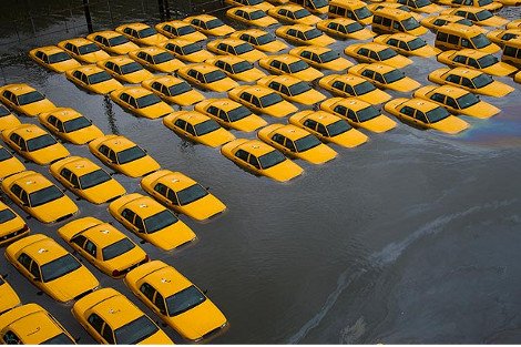 Ακόμη και φέρετρα ξέθαψε στο πέρασμά του ο τυφώνας Σάντι [εικόνες] | iefimerida.gr 0