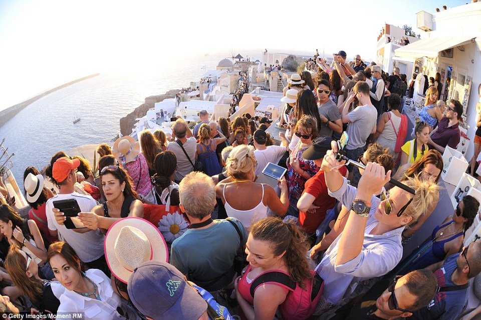 Οι φωτογραφίες στο Ιντερνετ δεν λένε την αλήθεια - 5 ταξιδιωτικοί προορισμοί όπως πραγματικά είναι [εικόνες] | iefimerida.gr 1