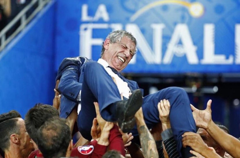 Σήκωσαν στα χέρια τον Σάντος - Οι Πορτογάλοι αποθέωσαν τον «ηγέτη» τους [εικόνες] | iefimerida.gr 2