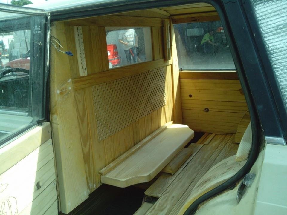 Φαντασία χωρίς όρια: Θεσσαλονικιός μετέτρεψε ένα παλιό Lada σε σάουνα [εικόνες] | iefimerida.gr 3