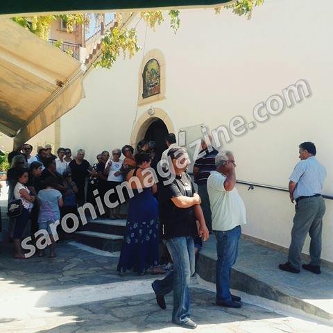 Σε κλίμα οδύνης το τελευταίο αντίο στον άτυχο καπετάνιο της Αίγινας [εικόνες] | iefimerida.gr 3