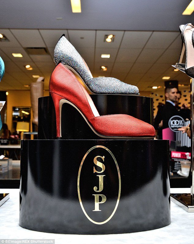 Πόσα ζευγάρια παπούτσια έχει η Sarah Jessica Parker; [εικόνες] | iefimerida.gr 13