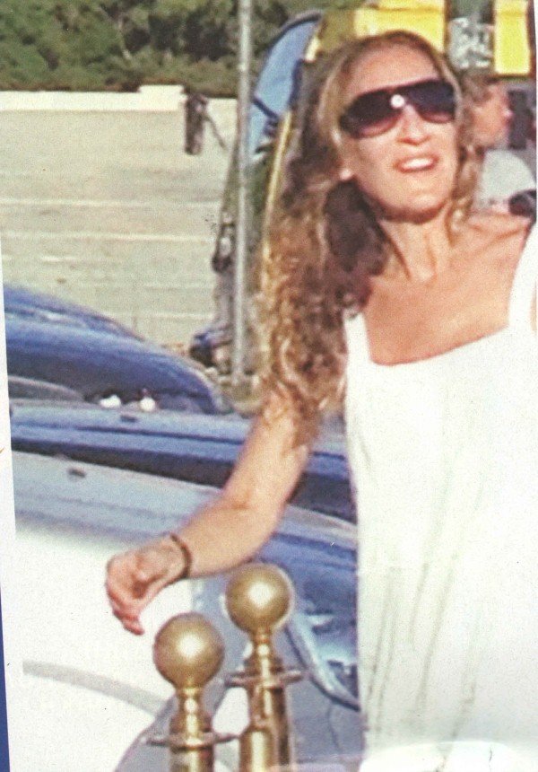 Η Σάρα Τζέσικα Πάρκερ στην πλατεία Συντάγματος [εικόνες]  | iefimerida.gr 1