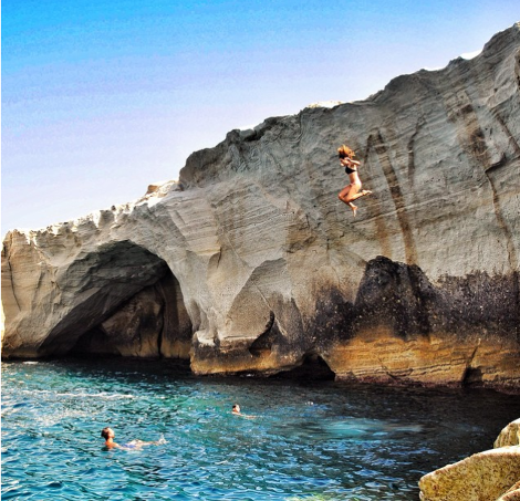 Υμνοι του ισπανικού Τύπου για το Σαρακήνικο στη Μήλο: Η παραλία που μοιάζει με τη Σελήνη [εικόνες] | iefimerida.gr 12
