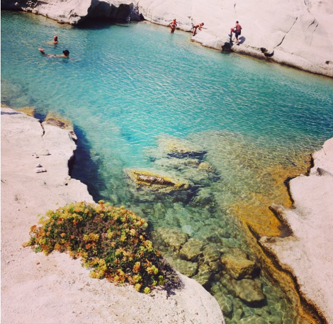 Υμνοι του ισπανικού Τύπου για το Σαρακήνικο στη Μήλο: Η παραλία που μοιάζει με τη Σελήνη [εικόνες] | iefimerida.gr 4