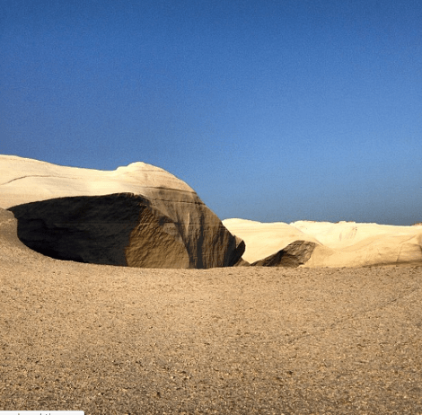 Υμνοι του ισπανικού Τύπου για το Σαρακήνικο στη Μήλο: Η παραλία που μοιάζει με τη Σελήνη [εικόνες] | iefimerida.gr 5