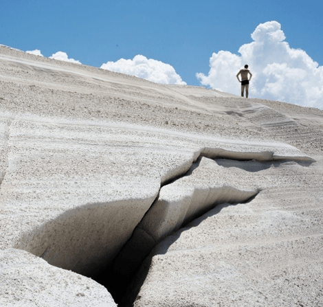 Υμνοι του ισπανικού Τύπου για το Σαρακήνικο στη Μήλο: Η παραλία που μοιάζει με τη Σελήνη [εικόνες] | iefimerida.gr 8