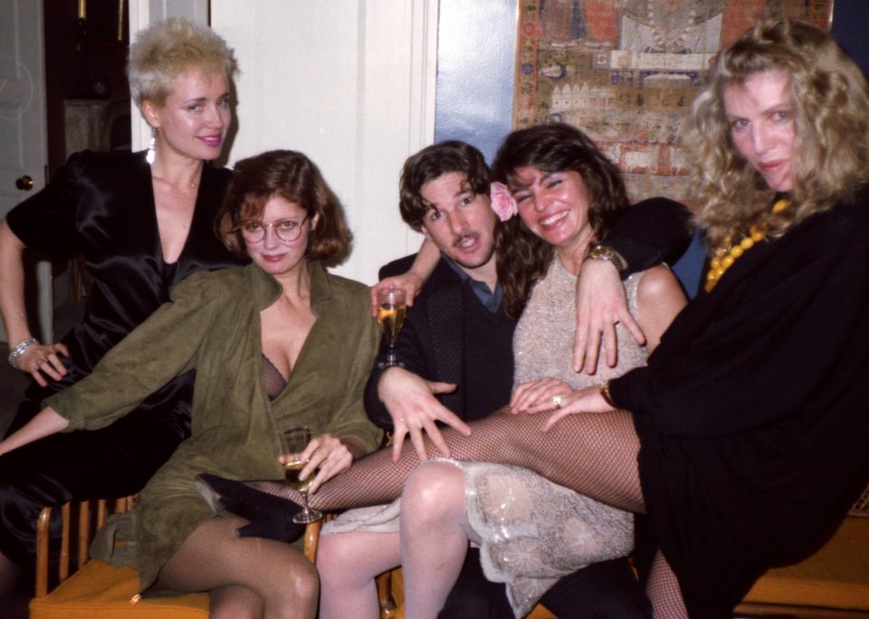 Οι σταρ όπως δεν τους έχουμε ξαναδεί -Ανέκδοτες φωτογραφίες από πάρτι, αγκαλιές και χαλαρές ή ξέφρενες πόζες [εικόνες] | iefimerida.gr 6