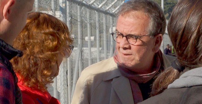 Η Σούζαν Σάραντον με τον Γιάννη Μουζάλα στον καταυλισμό προσφύγων στο Ελληνικό | iefimerida.gr 0