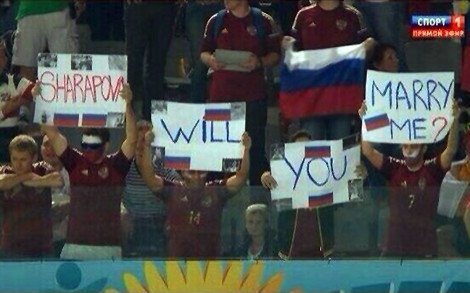 Κι άλλη πρόταση γάμου μέσω Μουντιάλ: Σαράποβα θέλεις να με παντρευτείς; -Τι απάντησε η τενίστρια [εικόνες] | iefimerida.gr 0