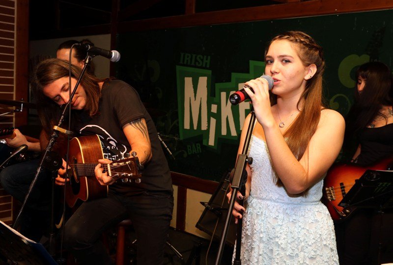 Νικόλ Σαραβάκου: Η 17χρονη κόρη του θρύλου του ποδοσφαίρου «σκοράρει» στο τραγούδι [εικόνες] | iefimerida.gr 3