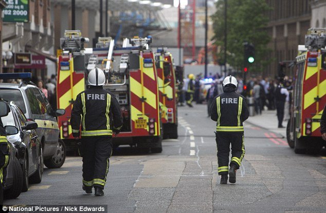 Συναγερμός στο Λονδίνο: Εκκενώθηκε ο μεγαλύτερος ουρανοξύστης της Ευρώπης – Βγαίνουν καπνοί από το υπόγειο [εικόνες] | iefimerida.gr 1