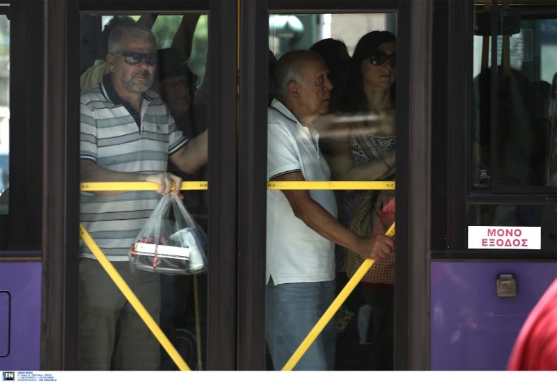 Οι Αθηναίοι σαν σαρδέλες στα λεωφορεία, μέσα στη ζέστη, λόγω της στάσης εργασίας στο Μετρό [εικόνες] | iefimerida.gr 2