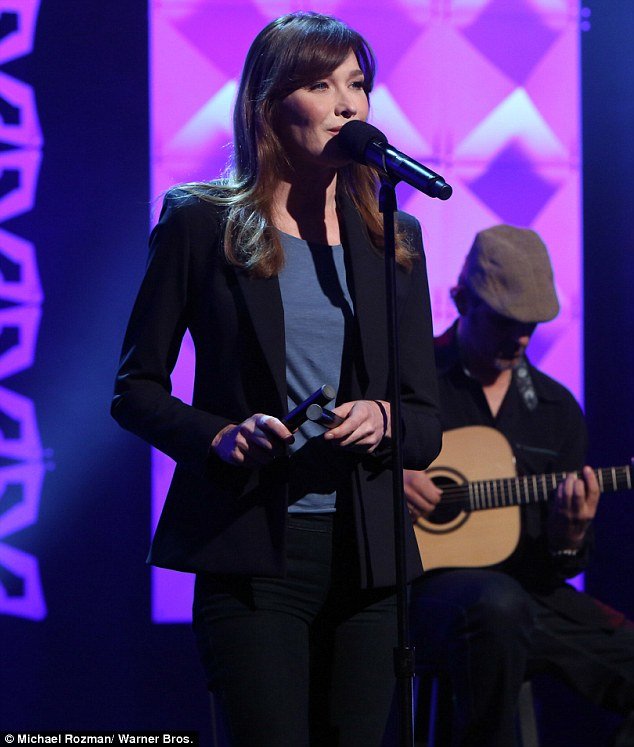 Ο Σαρκοζί κάνει τζόκινγκ στο Μπέβερλι Χιλς και τρελαίνει τους τουρίστες [βίντεο] | iefimerida.gr 4