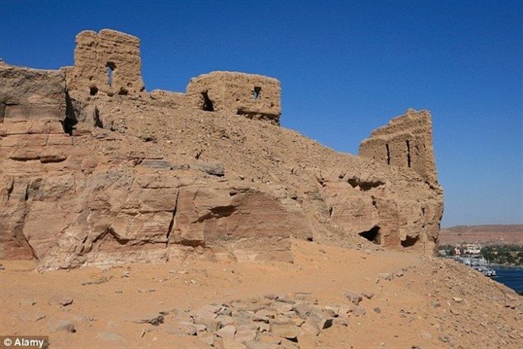 Ανακάλυψαν εντυπωσιακή σαρκοφάγο αξιωματούχου στην Αίγυπτο [εικόνες]  | iefimerida.gr 2