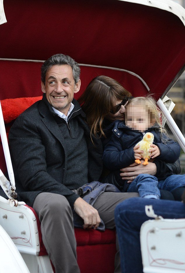 Ο ρομαντικός Νικολά Σαρκοζί –Πήγε την Κάρλα Μπρούνι βόλτα με την άμαξα στη Νέα Υόρκη [εικόνες] | iefimerida.gr 2