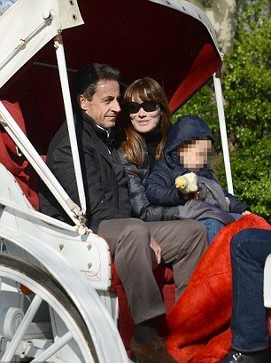 Ο ρομαντικός Νικολά Σαρκοζί –Πήγε την Κάρλα Μπρούνι βόλτα με την άμαξα στη Νέα Υόρκη [εικόνες] | iefimerida.gr 4