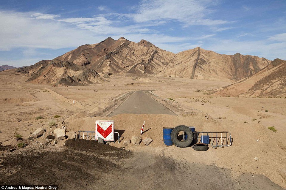 Περιοχή «φάντασμα» το Σαρμ Ελ Σέιχ: Μόνο καμήλες και λιγοστοί ντόπιοι κυκλοφορούν στους δρόμους [εικόνες] | iefimerida.gr 23