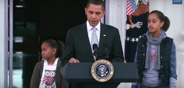 Οι κόρες του Ομπάμα μεγάλωσαν -Με τουαλέτες των 20.000$, σαν σταρ στο κόκκινο χαλί [εικόνες] | iefimerida.gr 9