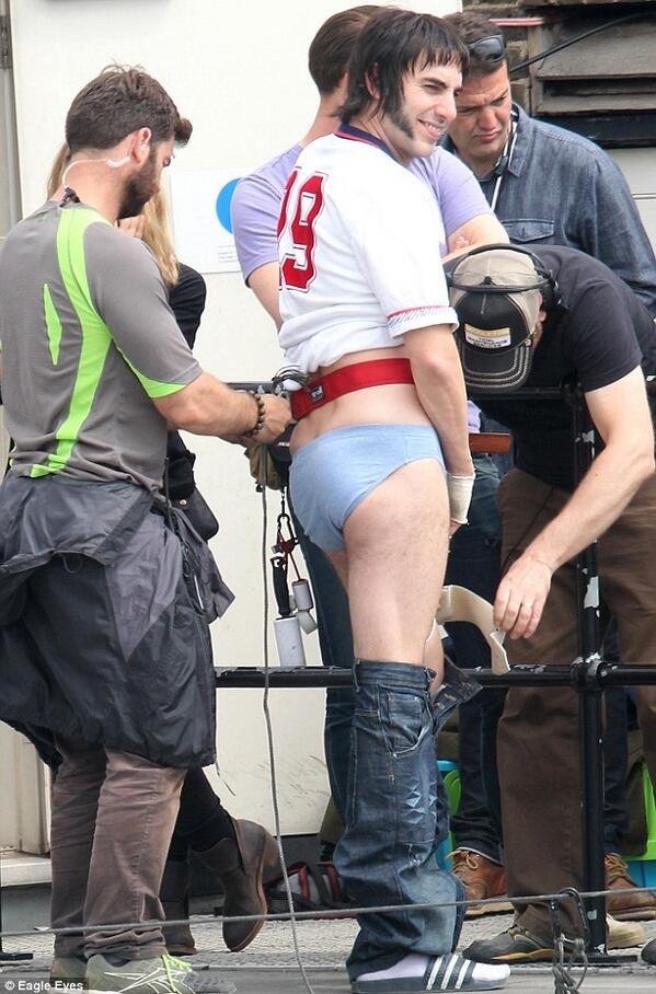 Επιστρέφει δριμύτερος ο καυστικός Σάσα Μπάρον Κοέν. Μαζί του η Πενέλοπε Κρουζ! [τρέιλερ] | iefimerida.gr 0