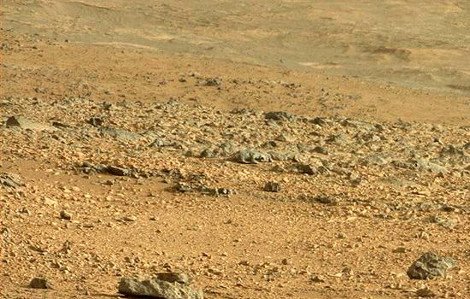 Μετά τη γοργόνα στα βράχια εντοπίστηκε σαύρα να σουλατσάρει στον Αρη [εικόνες] | iefimerida.gr 3