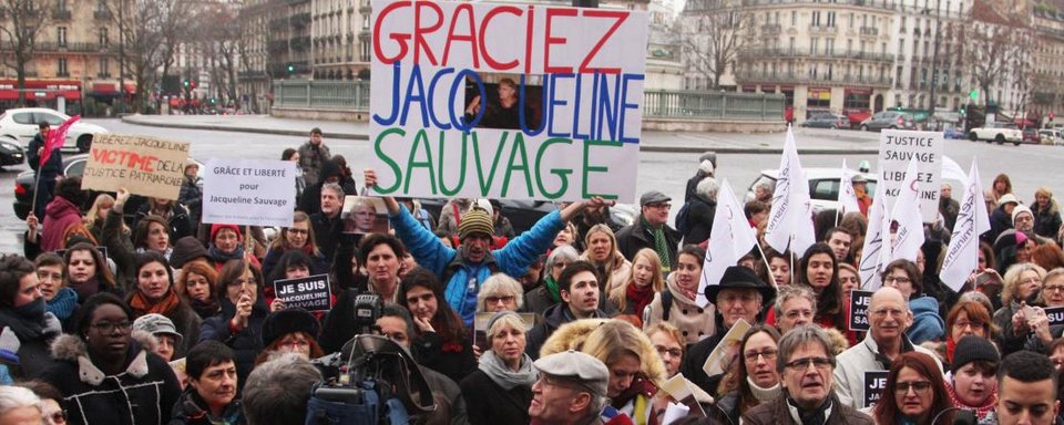 Η φρικτή ιστορία βίας και βιασμών της γυναίκας που πήρε χάρη από τον Φρανσουά Ολάντ [εικόνες] | iefimerida.gr 1