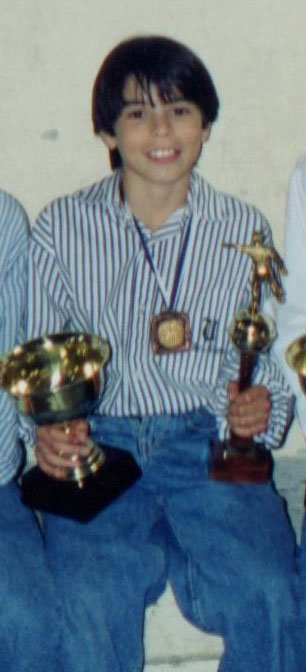 Χαβιέ Σαβιόλα: Ο «κούνελος» που τρελαίνει τους Ολυμπιακούς - Η παιδική ασθένεια, ο θάνατος του πατέρα του και η Ρομανέλα [εικόνες] | iefimerida.gr 0