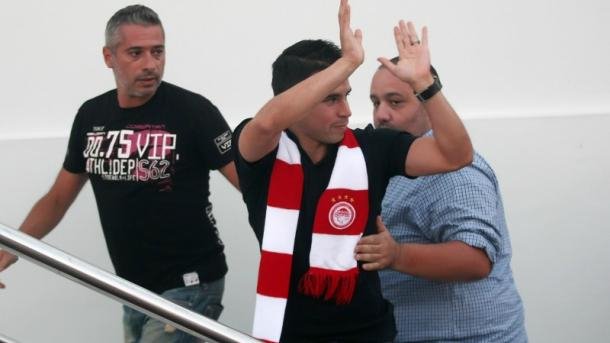 Παροξυσμός στον Ολυμπιακό για τον Σαβιόλα με το νούμερο 9 [εικόνες] | iefimerida.gr 3