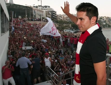 Παροξυσμός στον Ολυμπιακό για τον Σαβιόλα με το νούμερο 9 [εικόνες] | iefimerida.gr 0