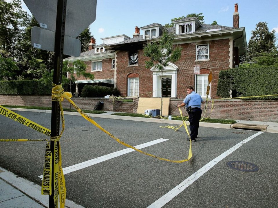 Ανατροπή στην υπόθεση του ομογενή Σαββόπουλου - Η εικόνα από το σπίτι όπου δολοφονήθηκε η οικογένεια που αλλάζει τα δεδομένα [εικόνα] | iefimerida.gr 1